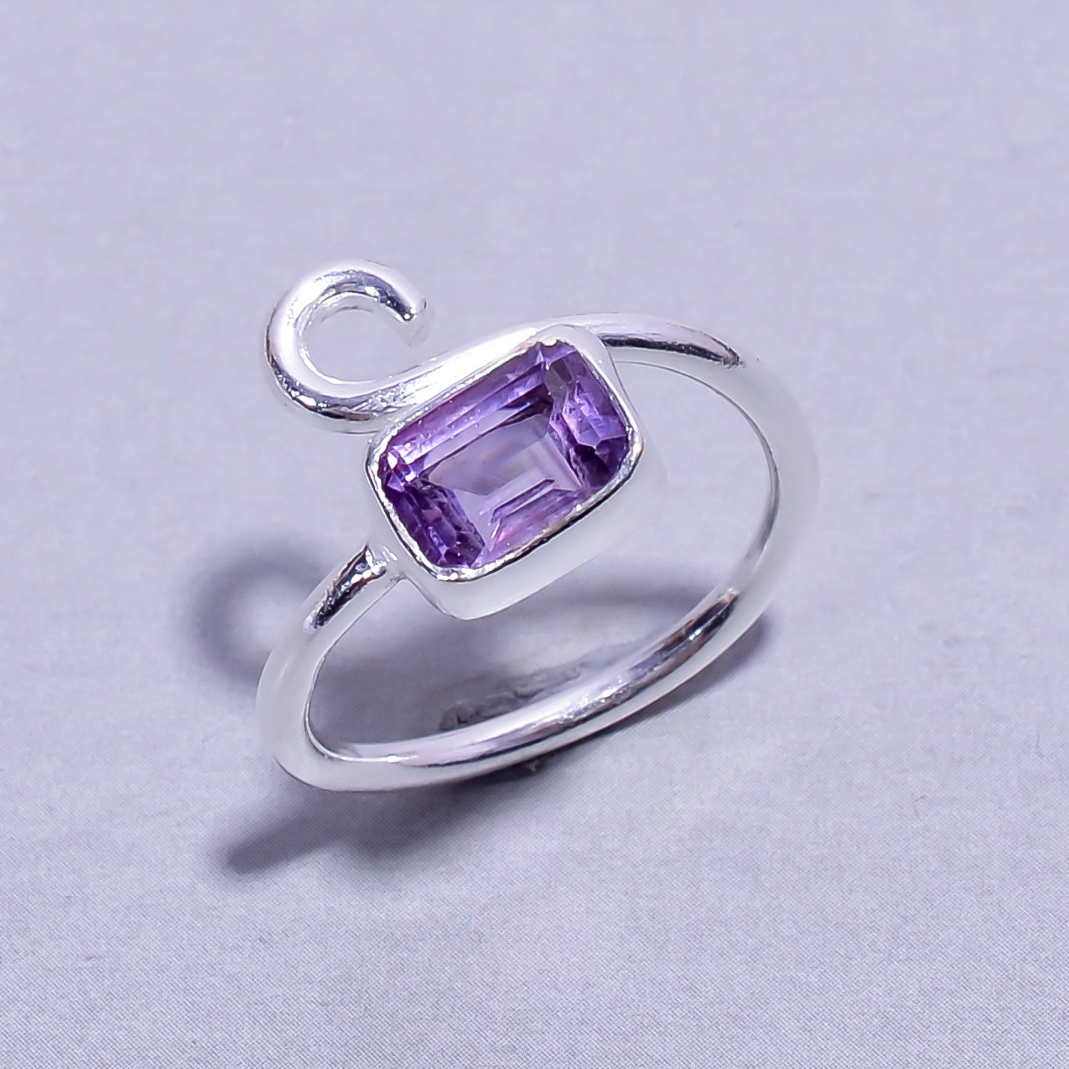 Natural Purple Amethyst Solitaire Fine Gemstone Ring 